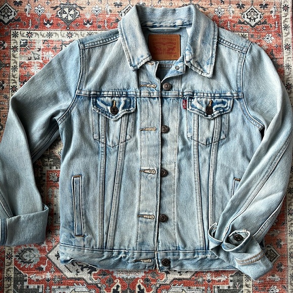 Levi’s denim jacket - Picture 1 of 9